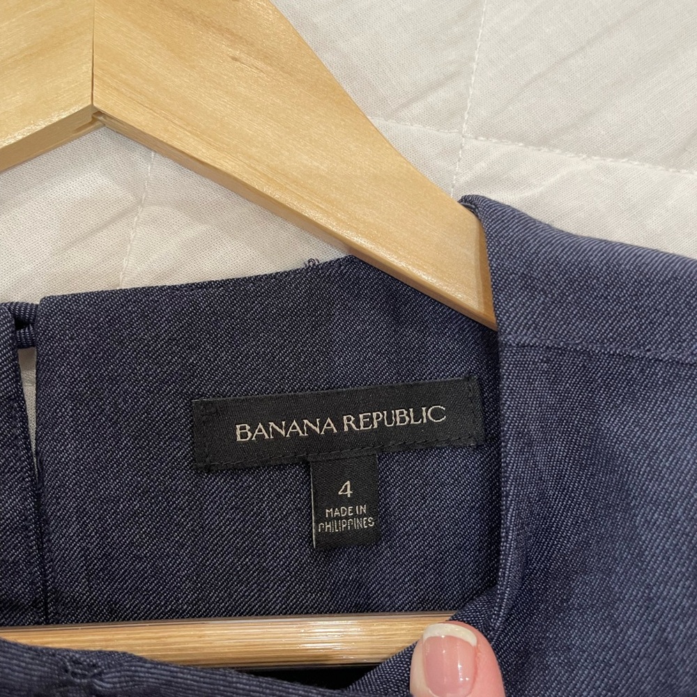 Excellent condition! Banana Republic Tuxedo Blouse - Picture 4 of 4